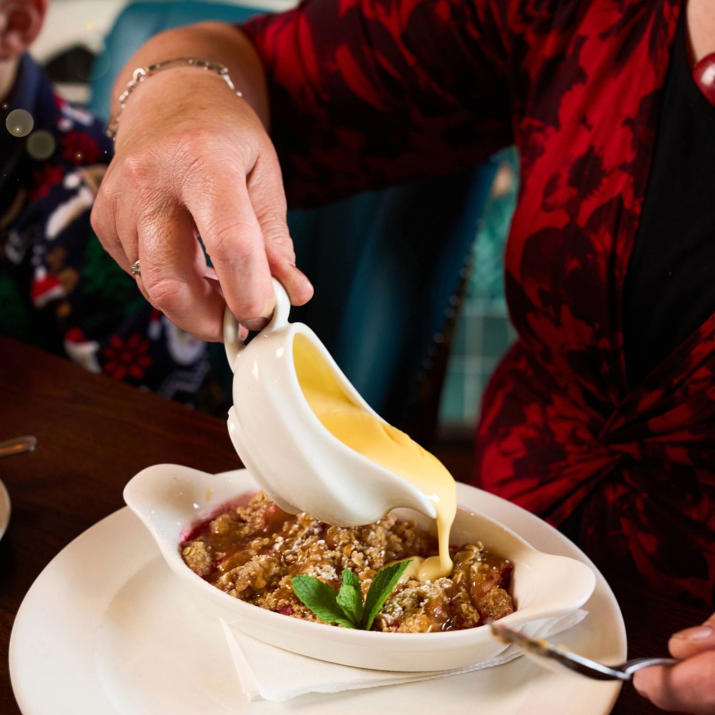 Christmas Day Lunch, Dinner & Dining at The Horn & Trumpet in Worcester