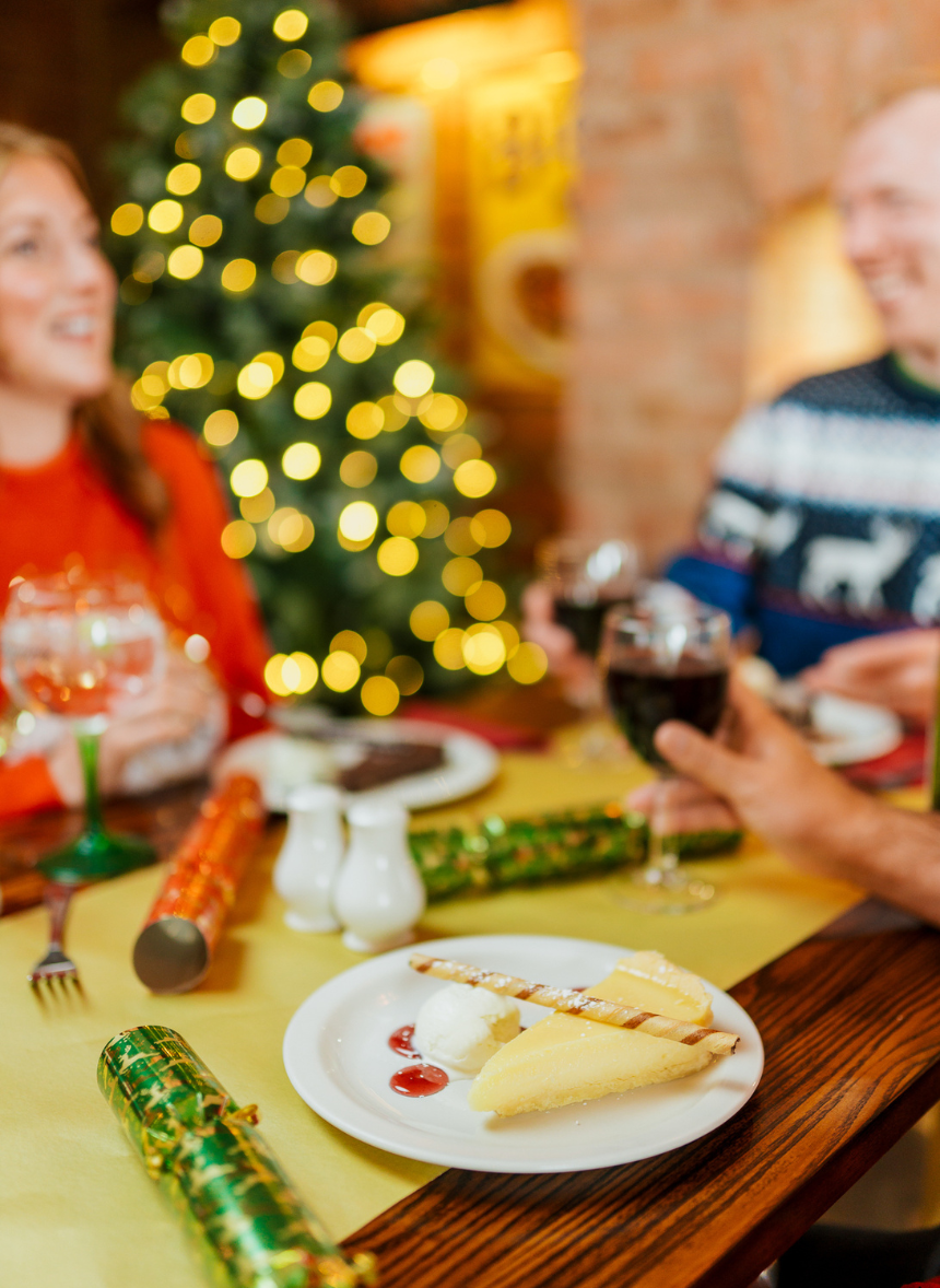 Festive Lunch & Dinner at The Horn & Trumpet in Worcester